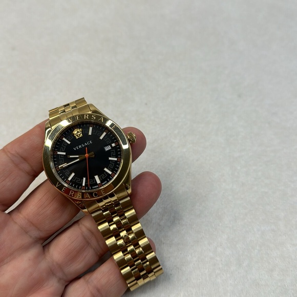 VERSACE MEN’S BLACK GOLD STEEL LUXURY WATCH WITH BOX - Picture 9 of 14